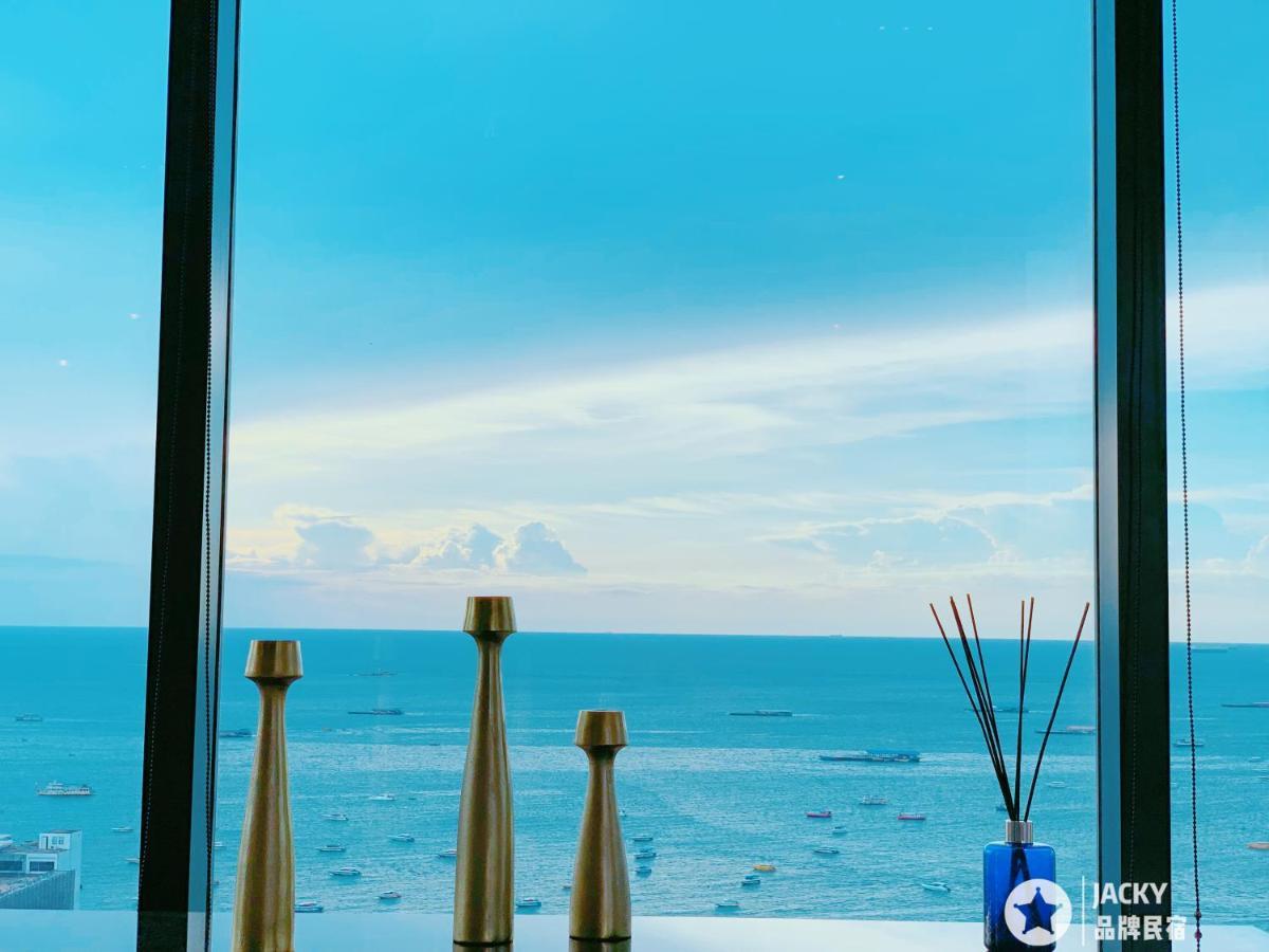 The Base Seaview Holiday Inn Pattaya Dış mekan fotoğraf