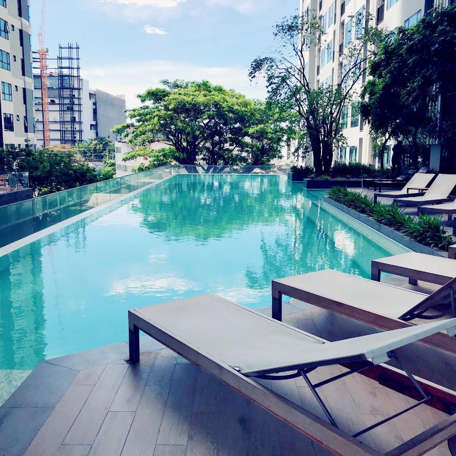 The Base Seaview Holiday Inn Pattaya Dış mekan fotoğraf