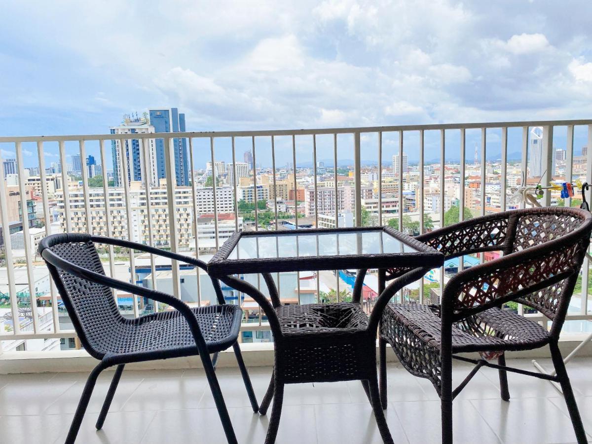 The Base Seaview Holiday Inn Pattaya Dış mekan fotoğraf
